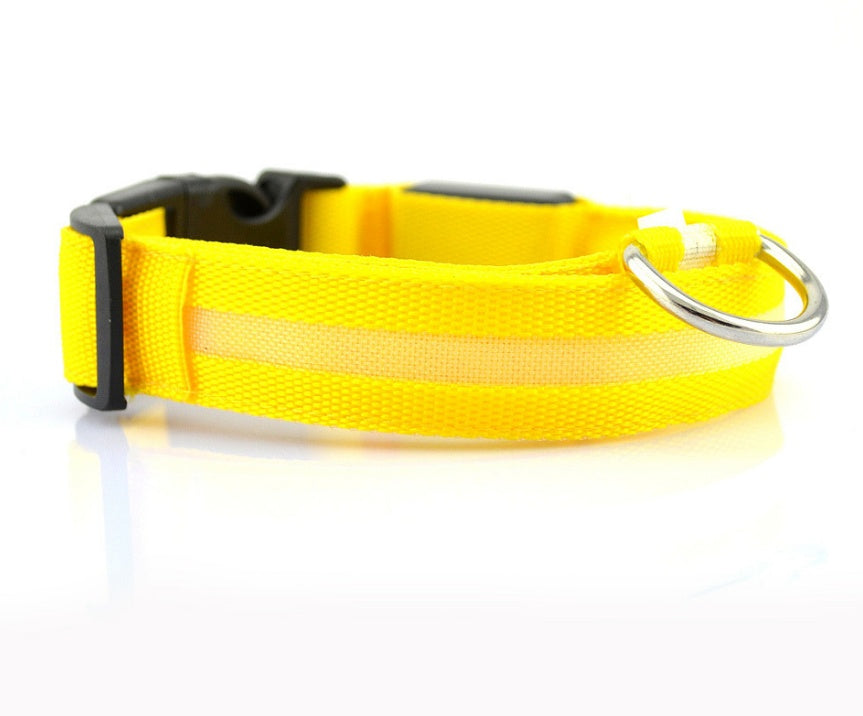 Collar luminoso de nailon LED para perros, seguridad nocturna intermitente, brillo en la oscuridad, correa para perros y gatos, suministros ajustables para mascotas